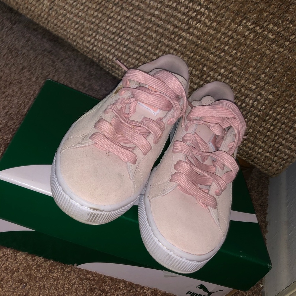 Powder Pink Pumas🥰🥰 - Picture 2 of 3